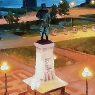 Ночной вид на памятник Александру III. Новосибирск