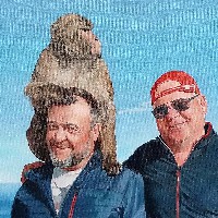 Портрет с двумя мужчинами и обезьянкой