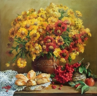 Цветочный натюрморт с пирожками на столе